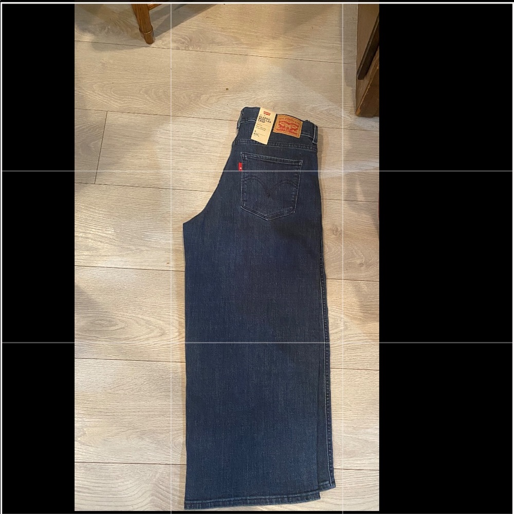Levi’s Wide Leg Cropped